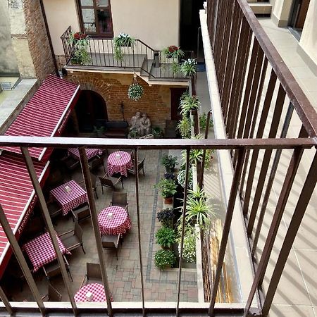 Yaroslav Osmomysl Square Apartments Lviv Kültér fotó