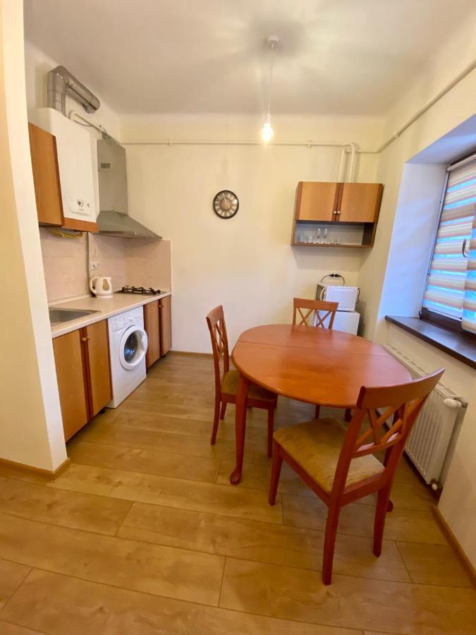 Yaroslav Osmomysl Square Apartments Lviv Kültér fotó