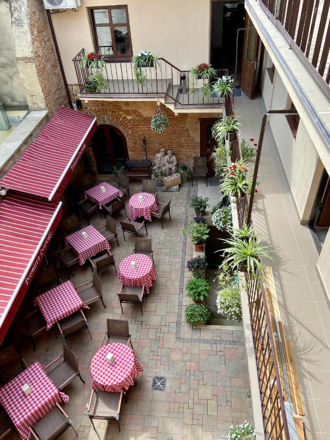 Yaroslav Osmomysl Square Apartments Lviv Kültér fotó